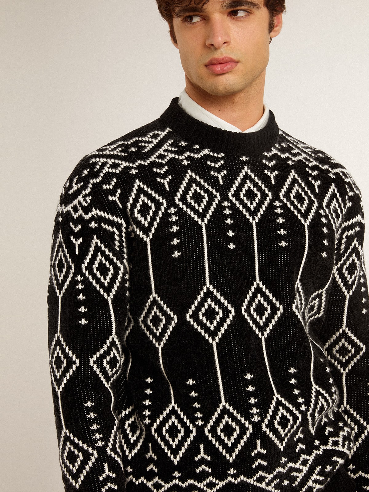 Men's crew neck wool blend sweater with jacquard argyle design