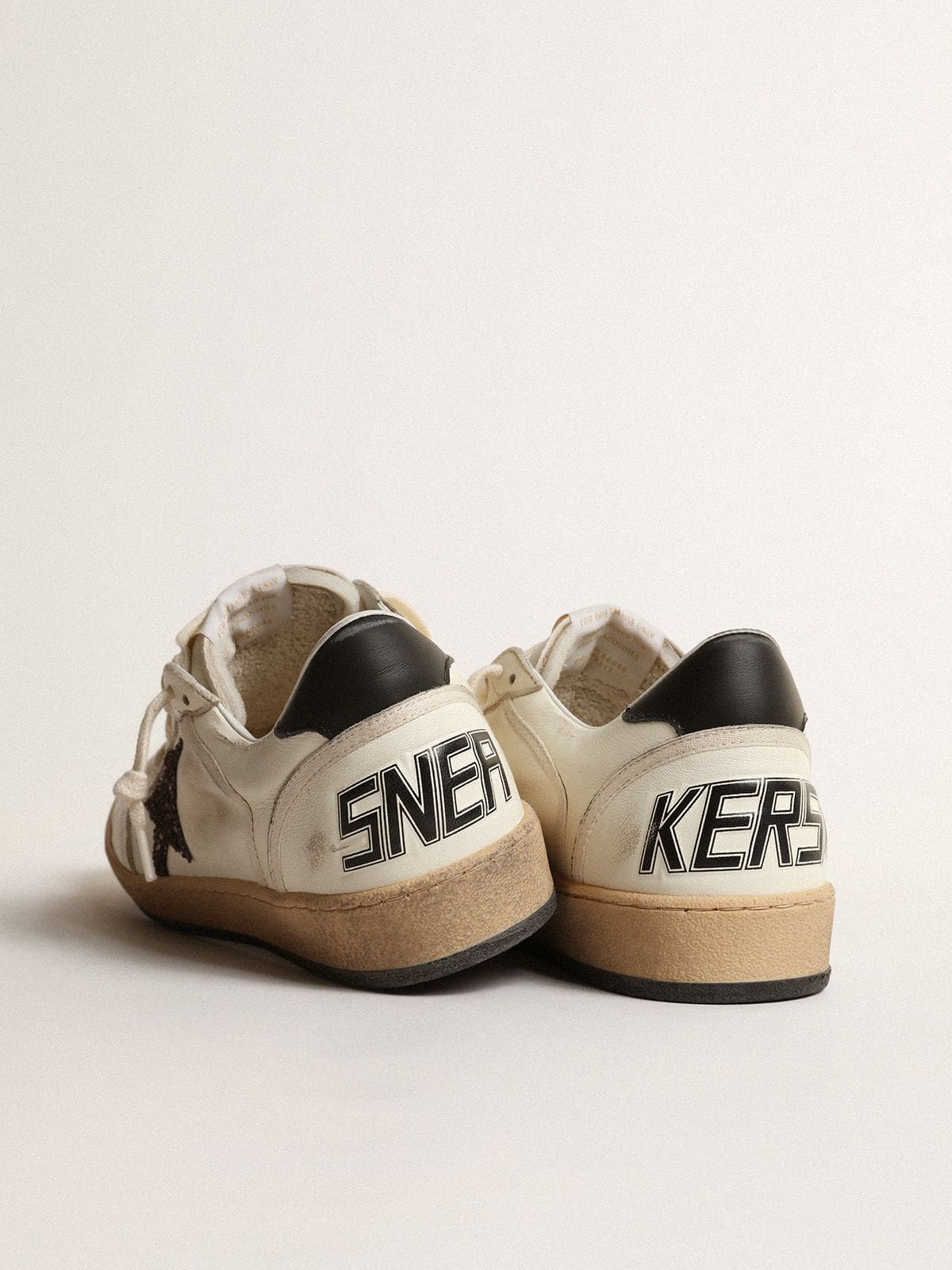Ball Star with chicory-coffee glitter star and black leather heel tab