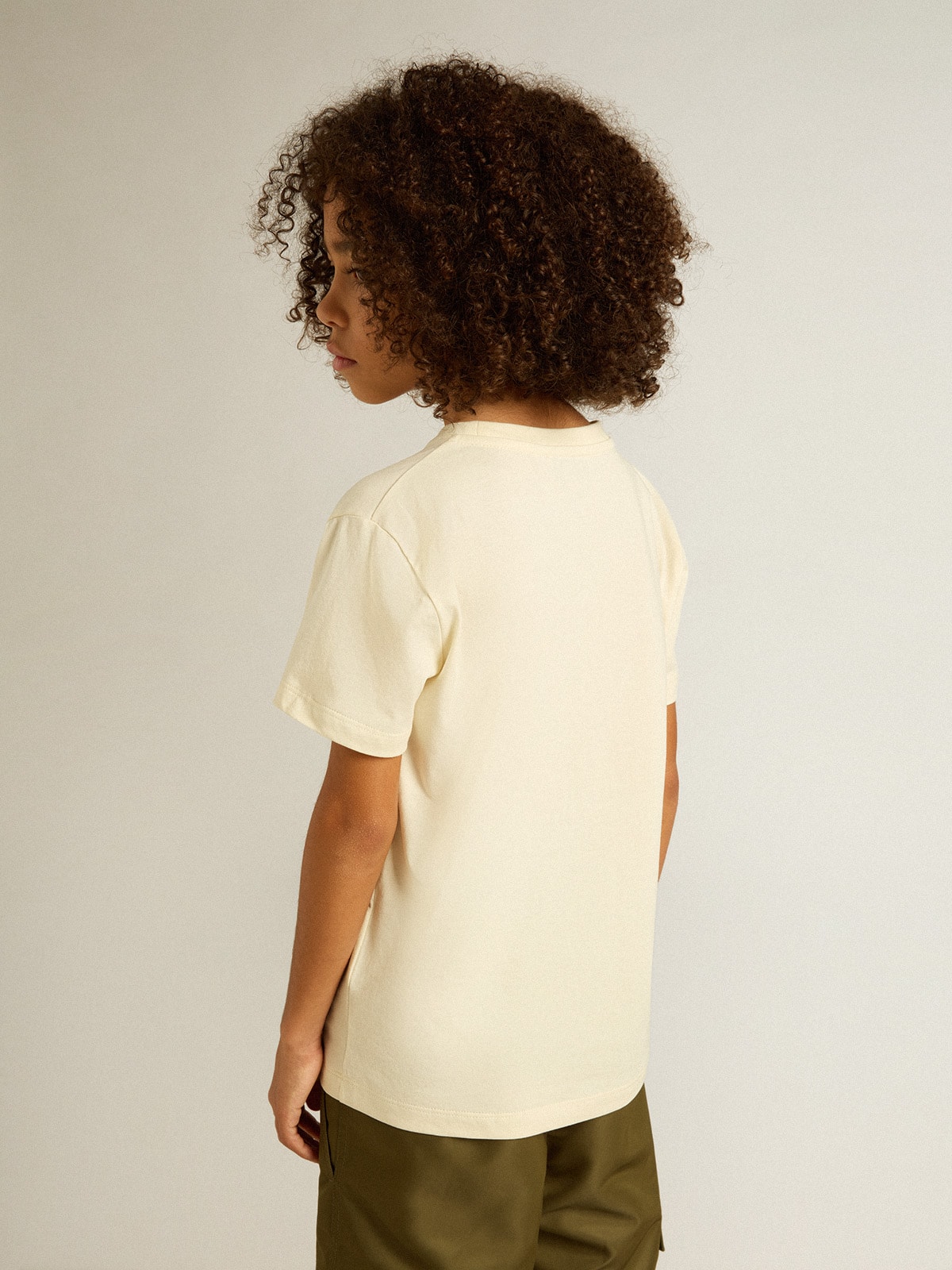 Boys' T-shirt in worn white with multicolor lettering