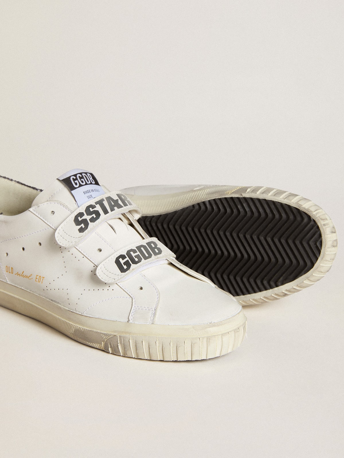 Bio-based Old School with perforated star and glitter heel tab