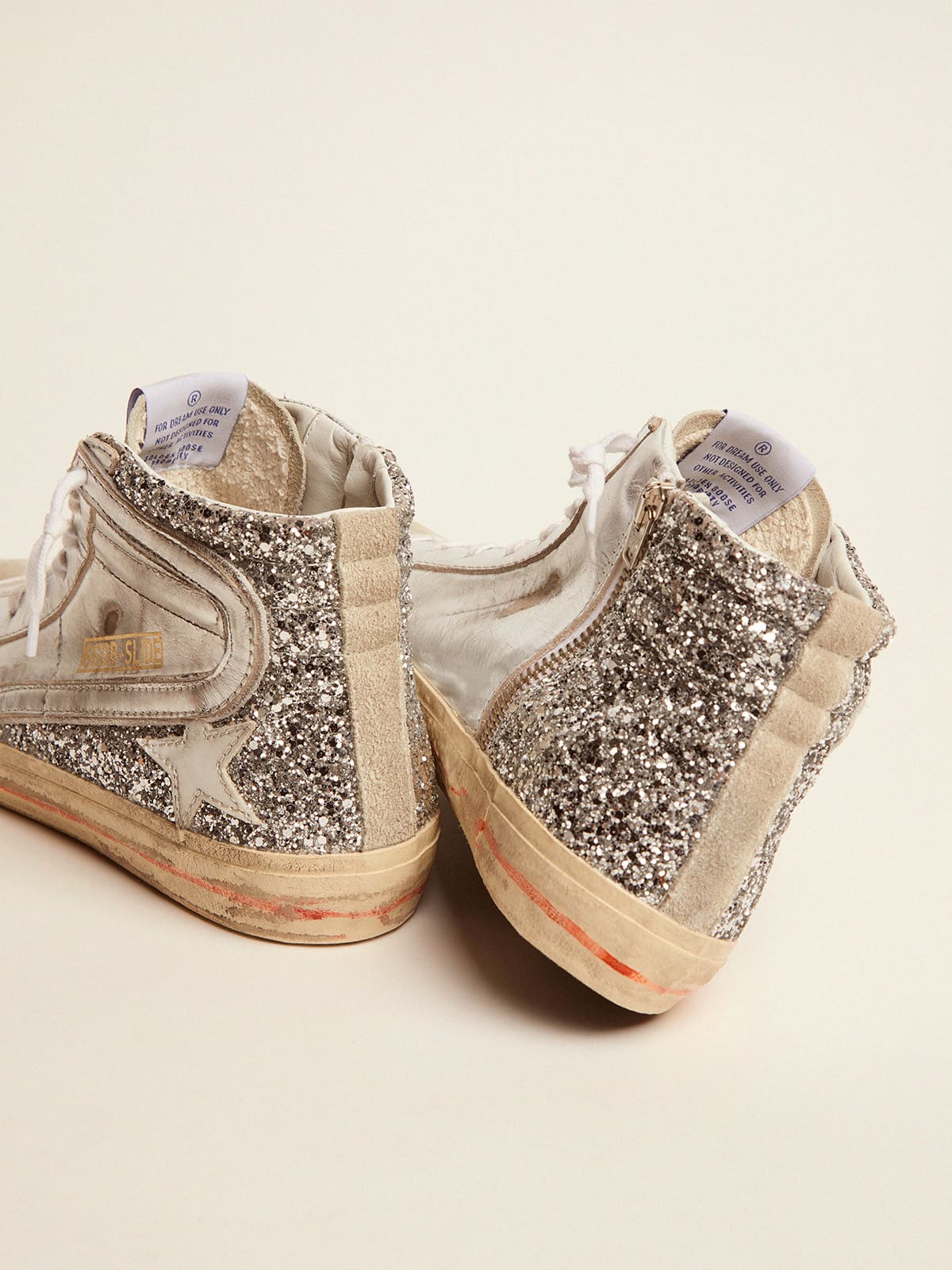 Women's Slide with laminated leather upper and silver glitter