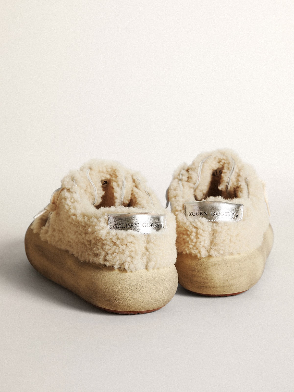 Women's Space-Star shoes in beige shearling with white leather star and metallic leather heel tab