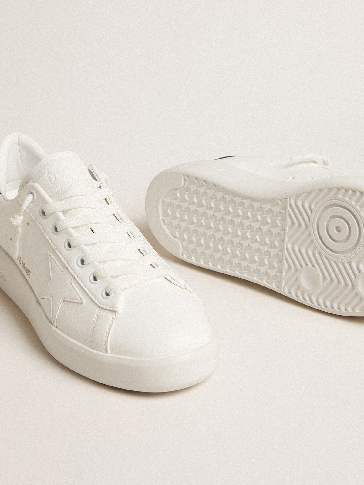 Women's bio-based Purestar with white star and mirror-effect heel tab