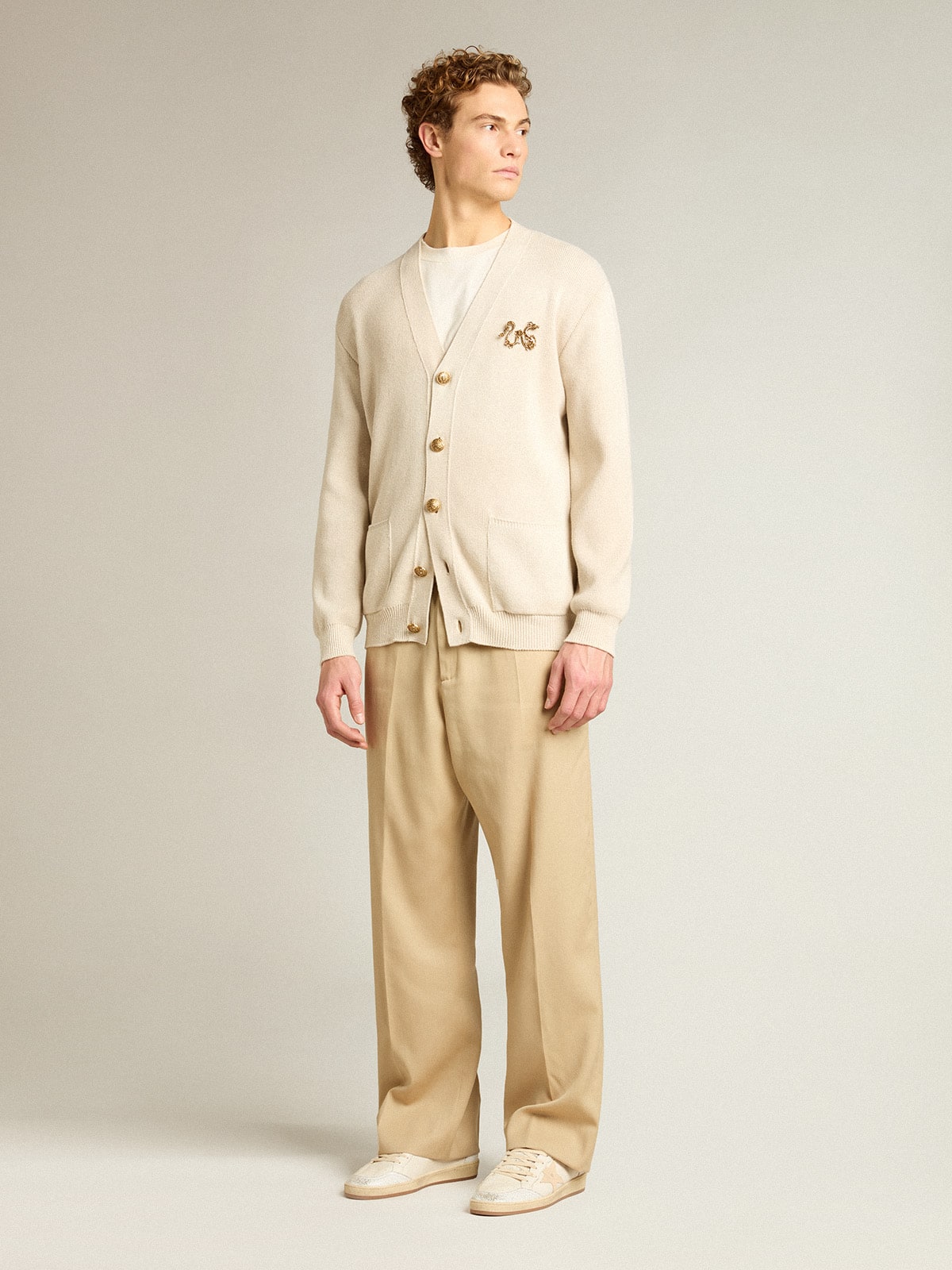 Men's sand-colored joggers with pocket on the back