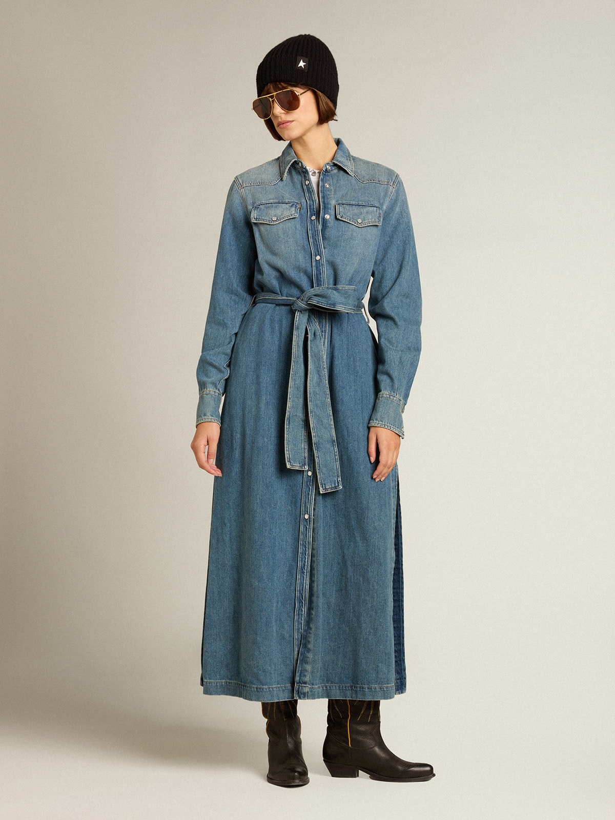 Women's shirt dress in denim with belt