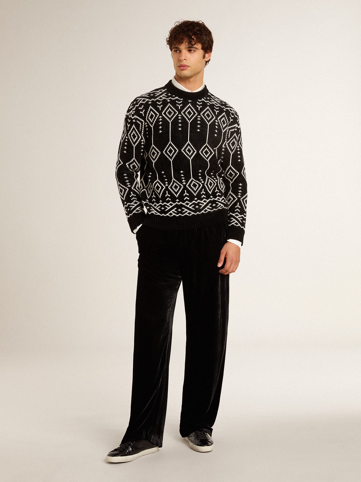 Men's crew neck wool blend sweater with jacquard argyle design
