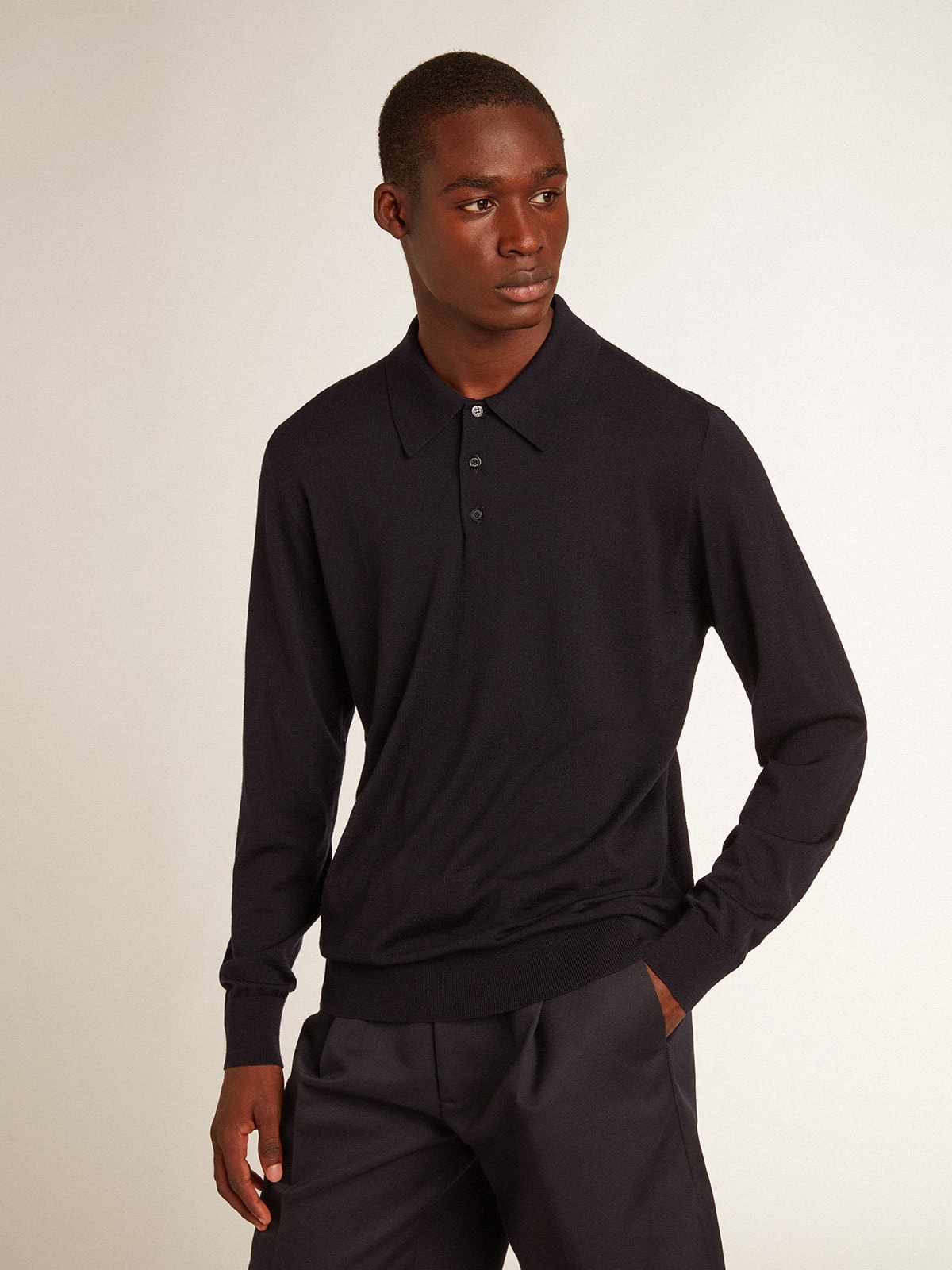 Men's long-sleeved polo shirt in navy-blue merino wool