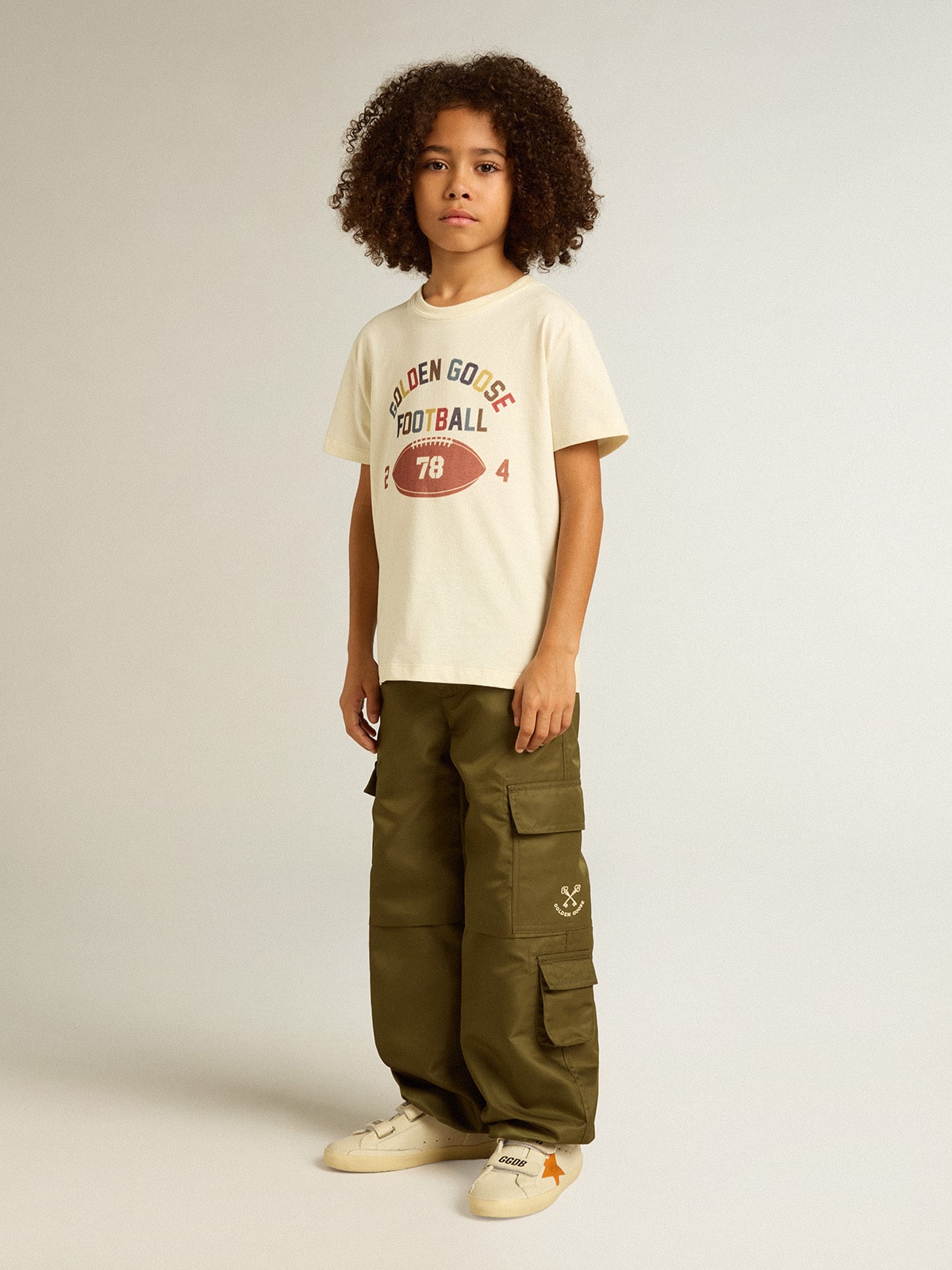 Boys' T-shirt in worn white with multicolor lettering