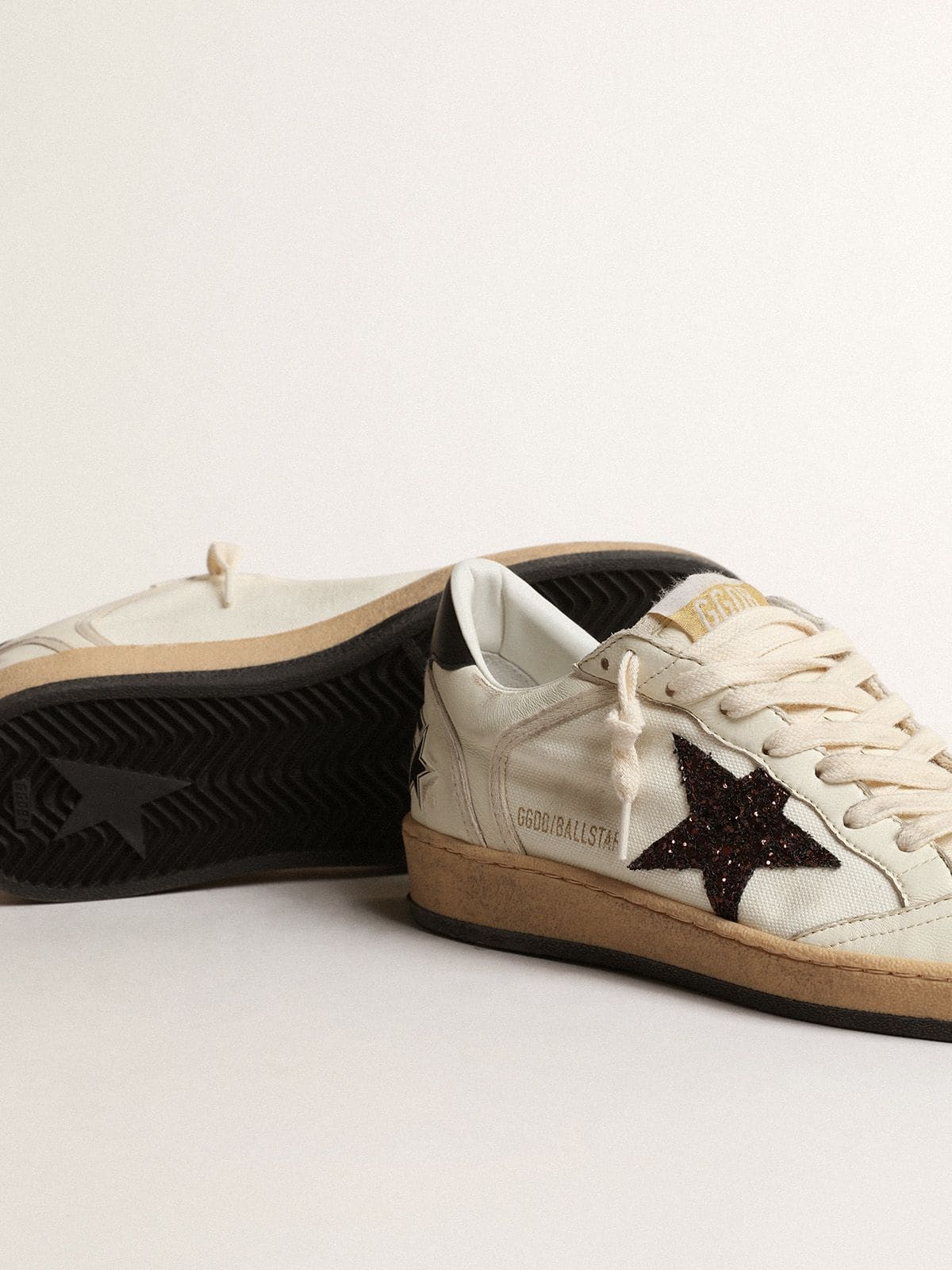 Ball Star with chicory-coffee glitter star and black leather heel tab