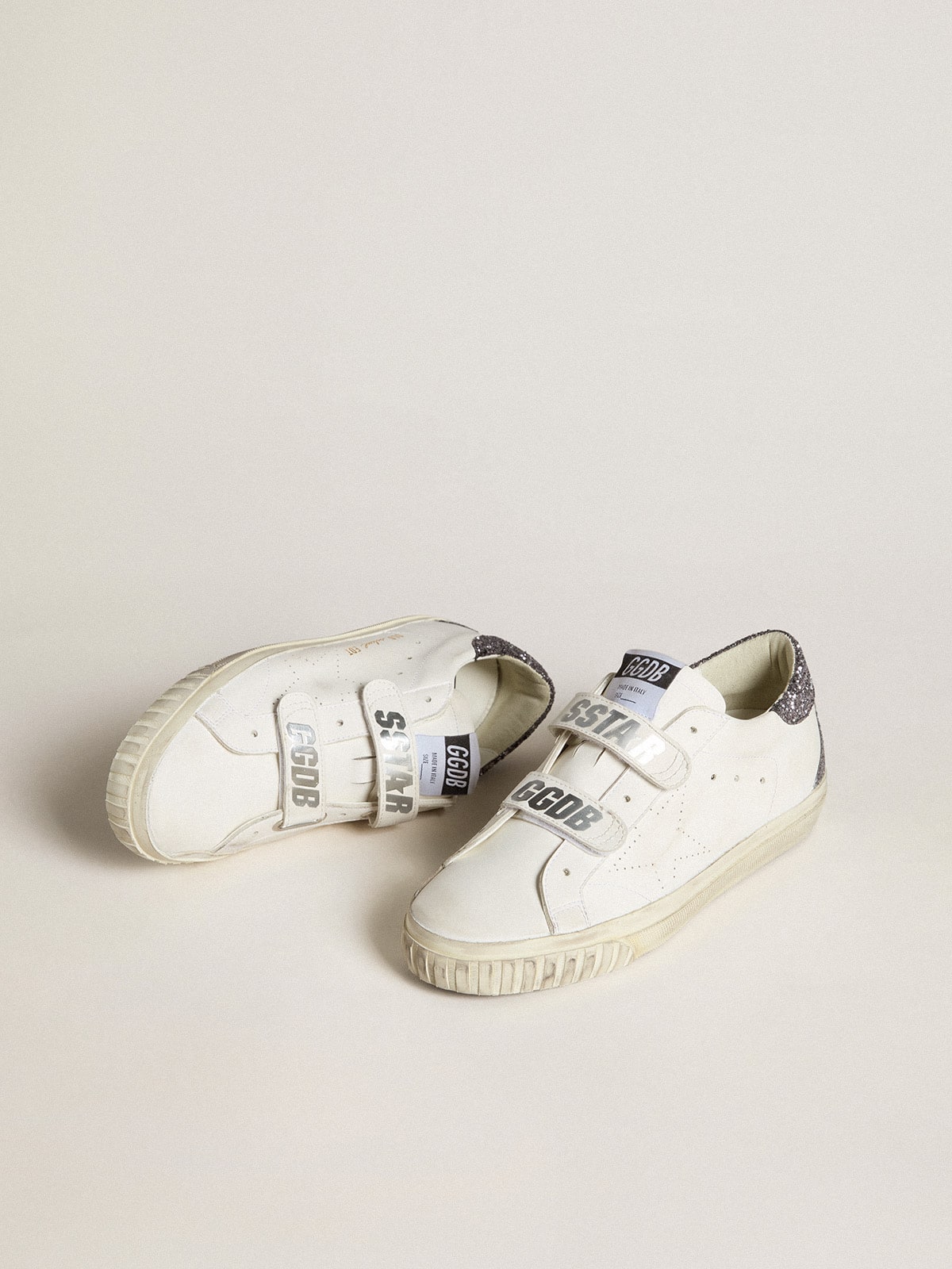 Bio-based Old School with perforated star and glitter heel tab