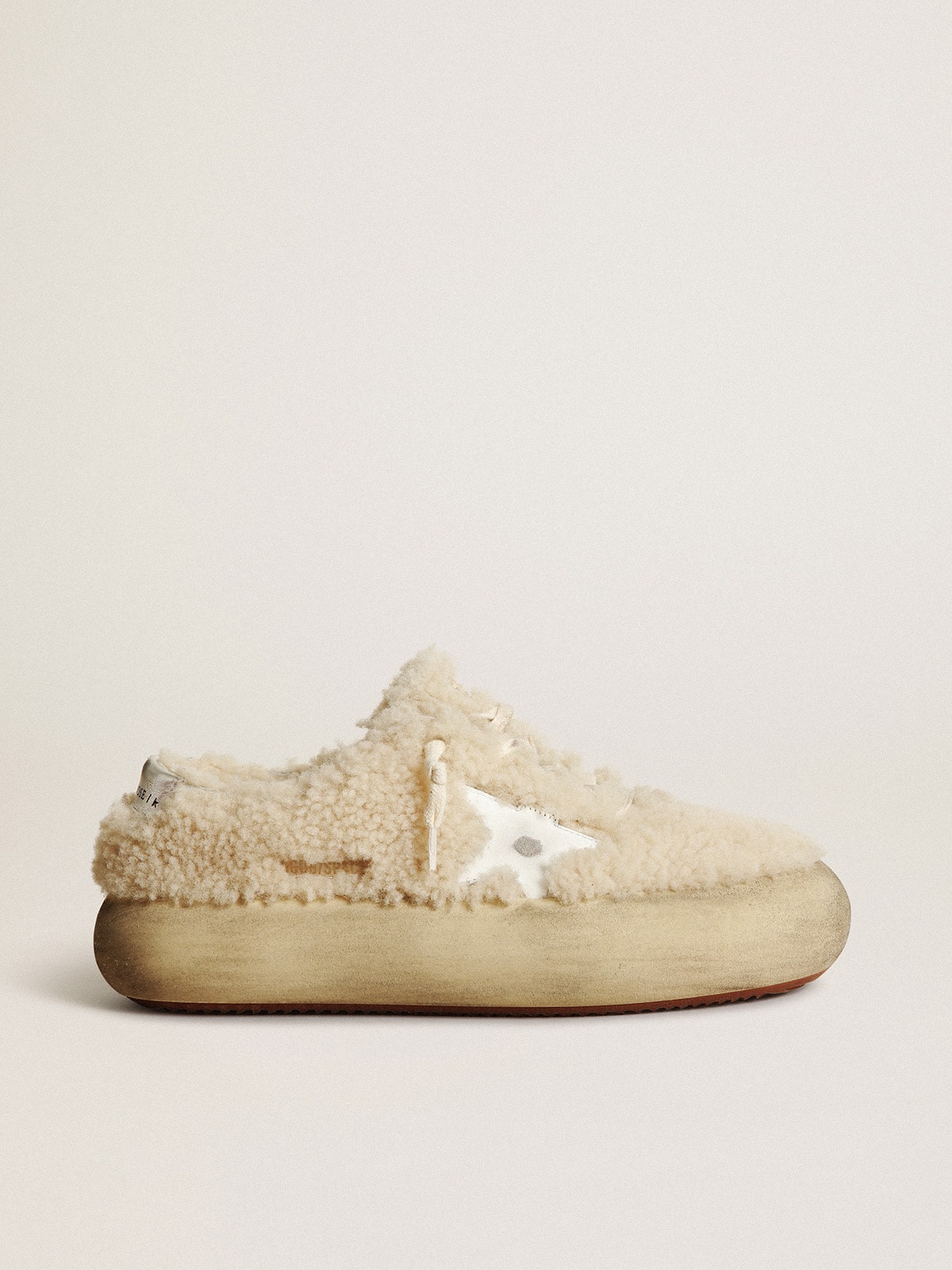 Women's Space-Star shoes in beige shearling with white leather star and metallic leather heel tab