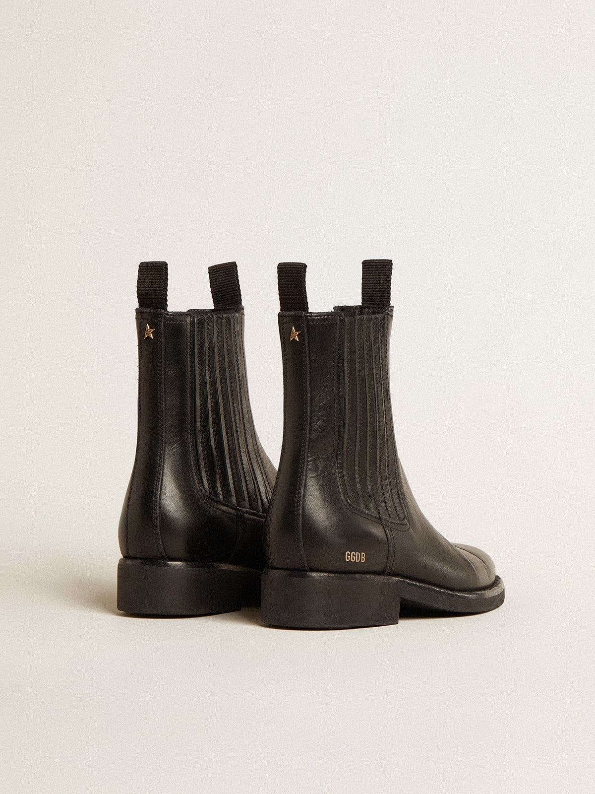 Women's Chelsea boots in black leather