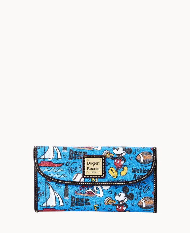 Disney Chicago 21 Clutch
