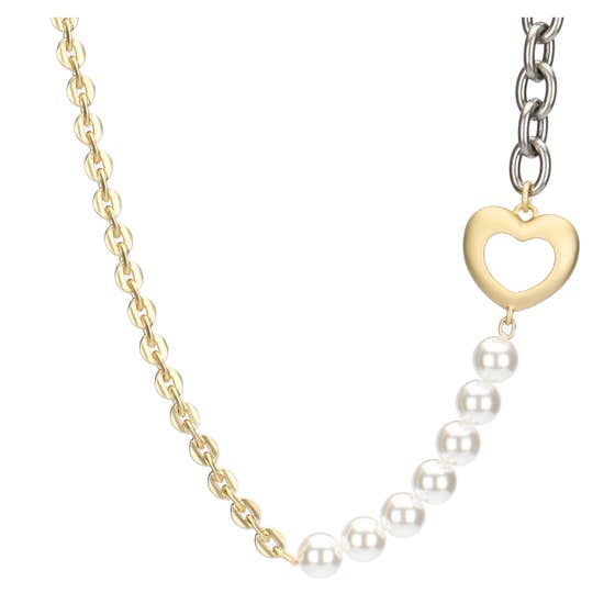 Necklace with heart and pearls