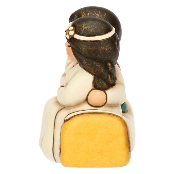 Ceramic newlyweds on straw, small