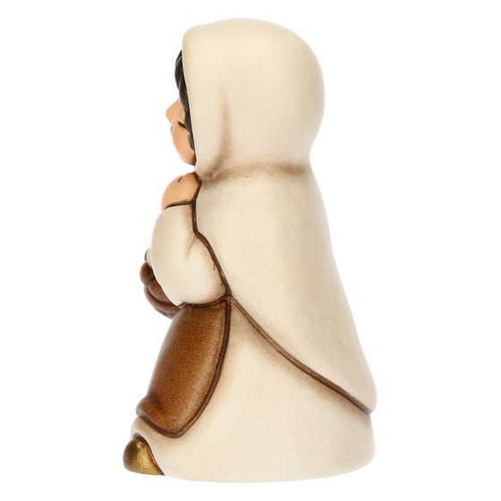 Woman with a basket of ceramic eggs Cla&szlig;ic Nativity Scene