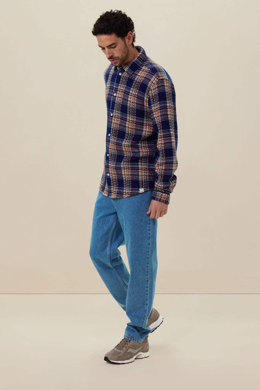 Donkerblauw geruit overhemd