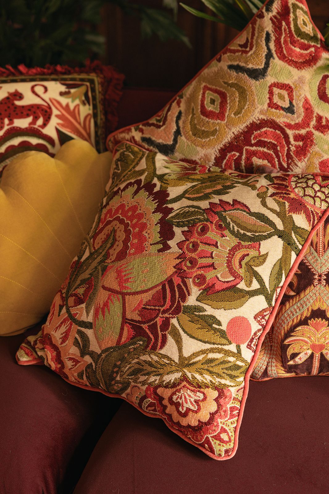 Multicolour kussen met bloemendessin