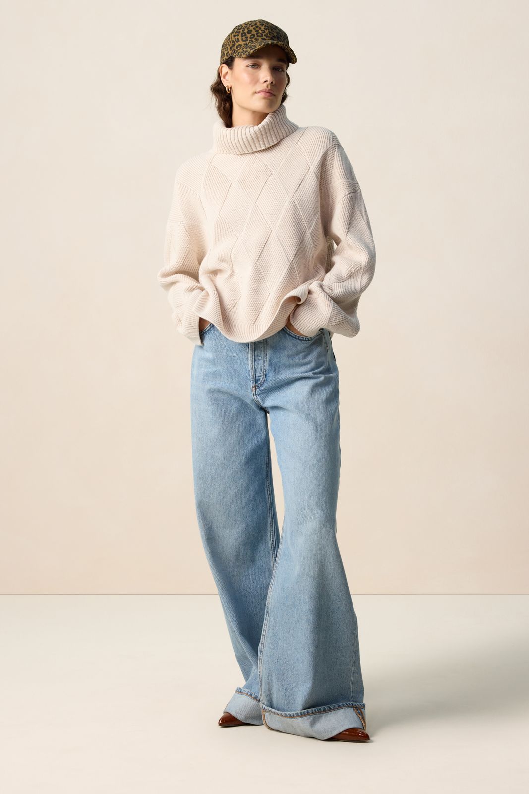 Witte gebreide trui met patroon