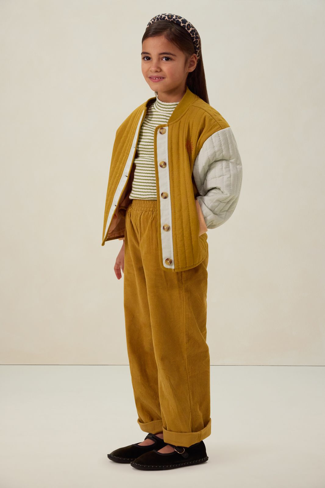 Donkergele quilted jas met embroidery