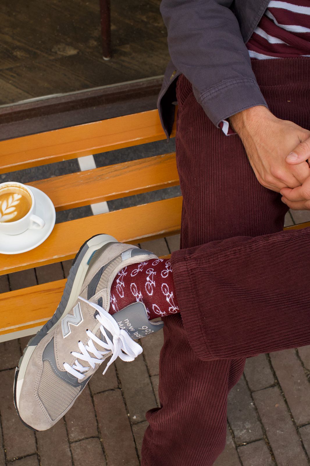 Heroes on Socks donkerrode sokken met print