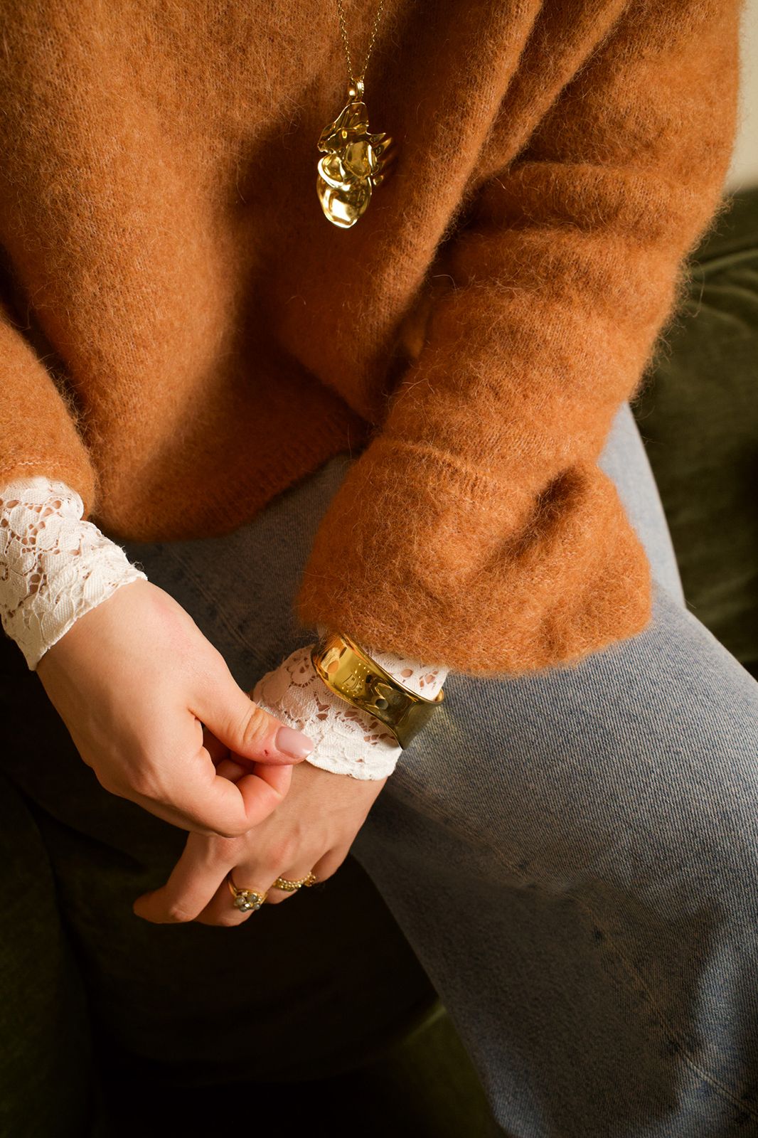 Gold plated bangle armband