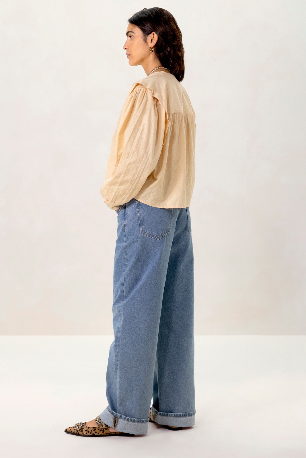 Lichtoranje blouse met pintuck details