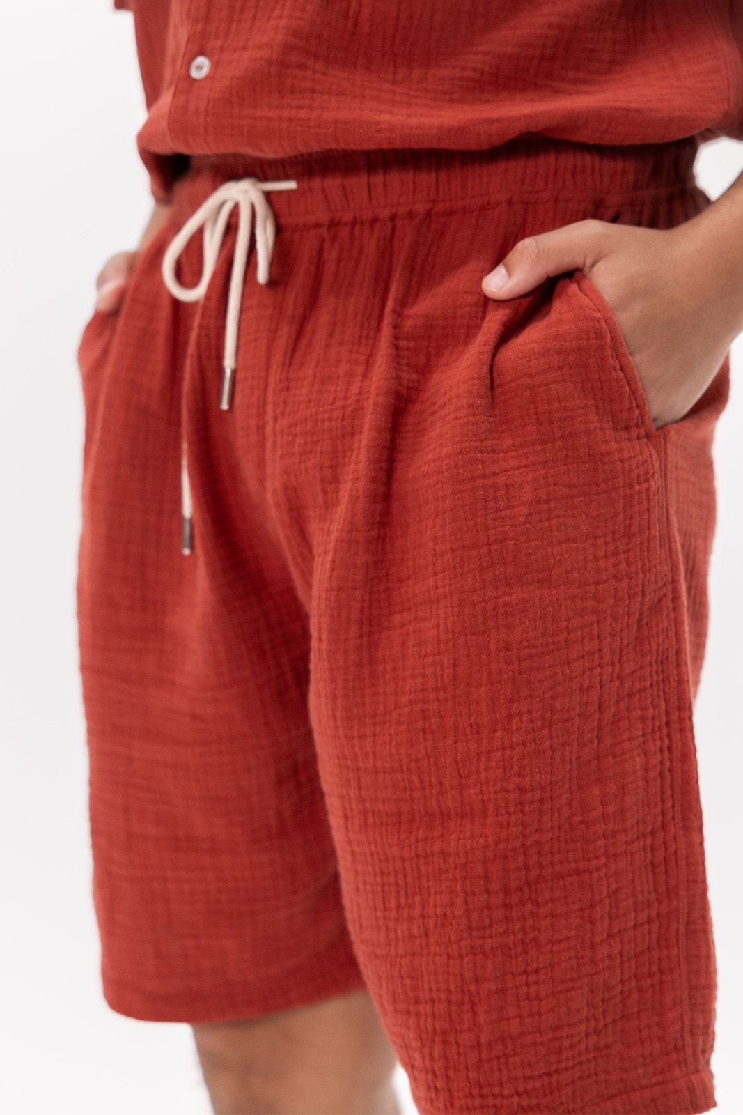 Donkerrode mousseline shorts