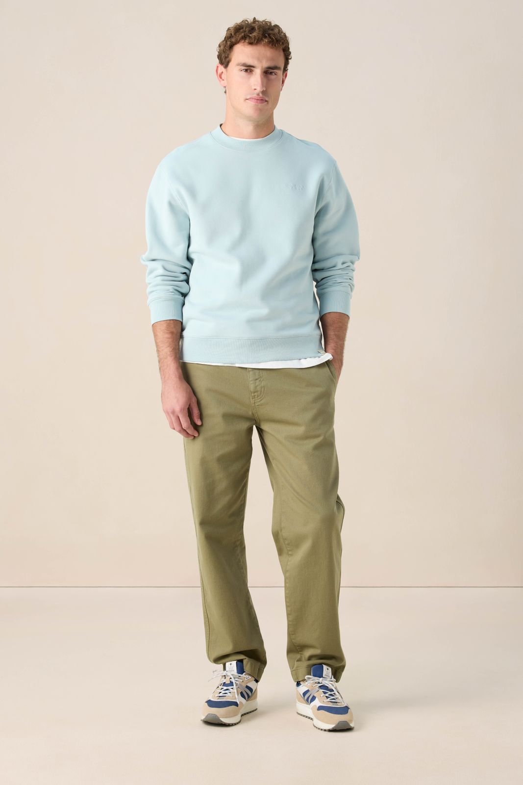 Lichtblauwe sweater met artwork