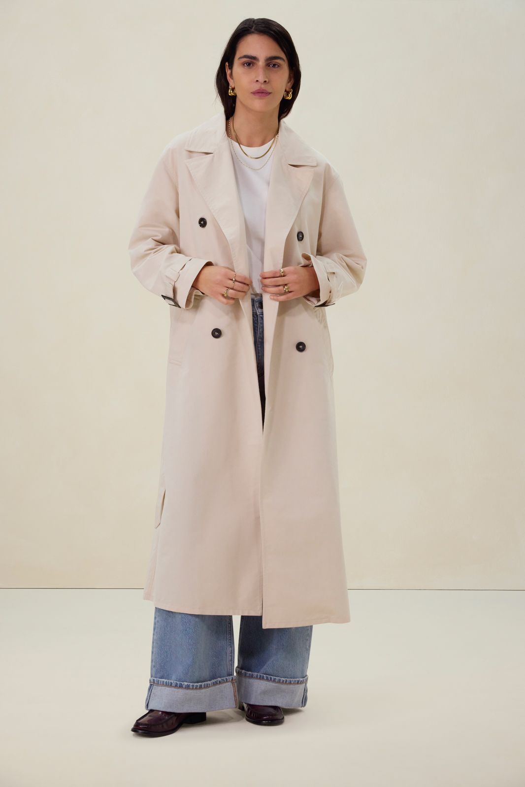 Beige trenchcoat met ceintuur