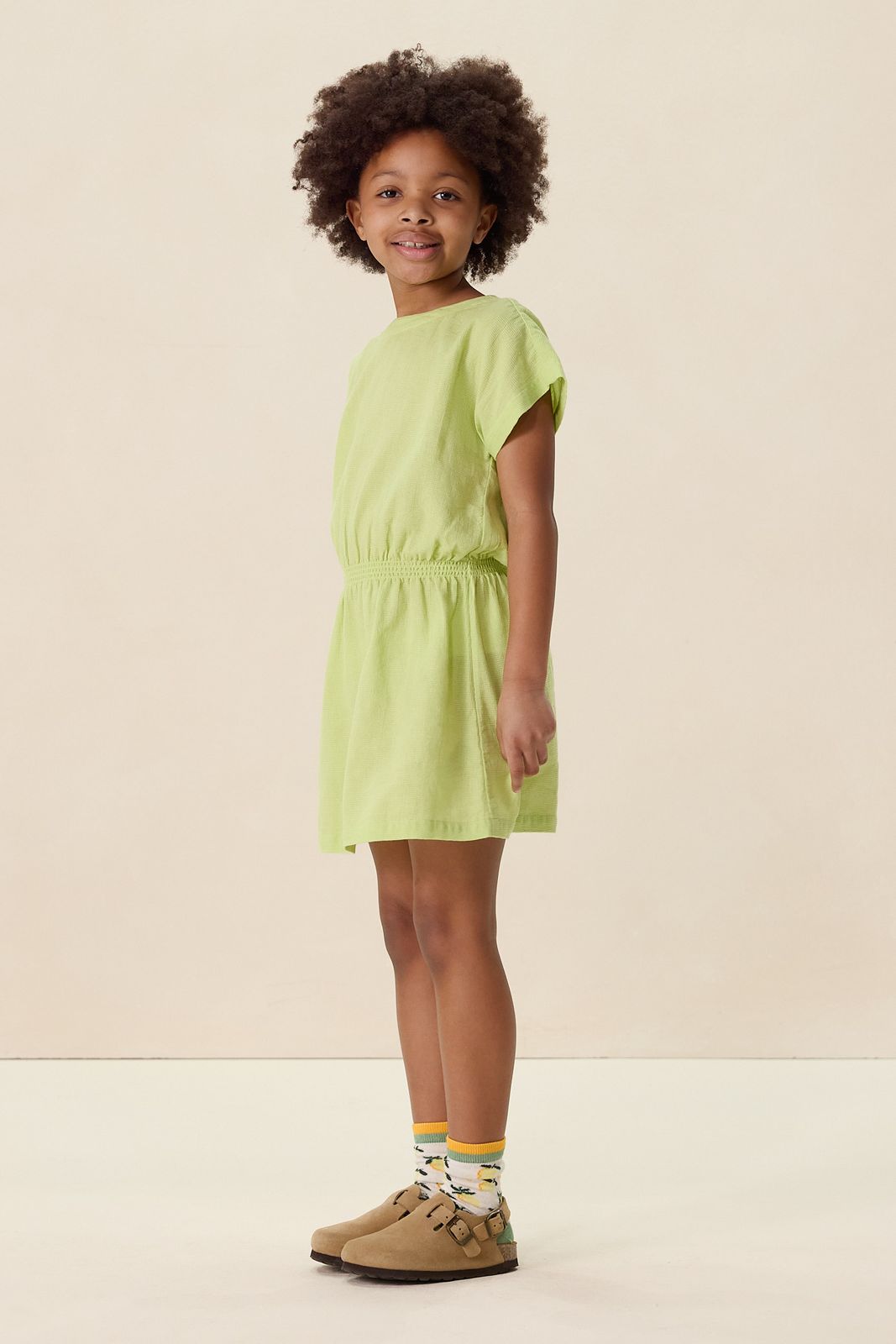 Lichtgroene jurk met structuur