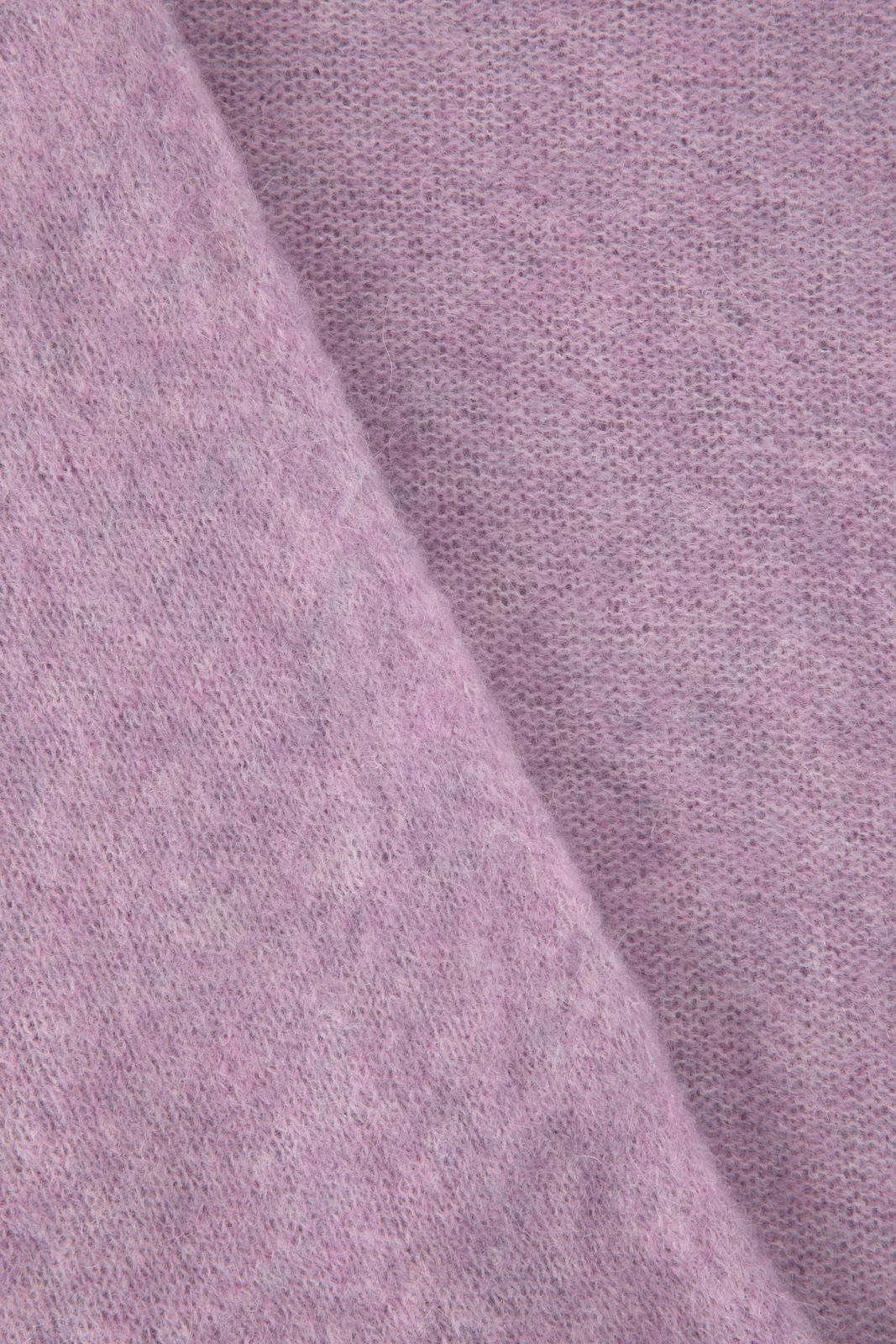 Lichtpaarse wollen sjaal