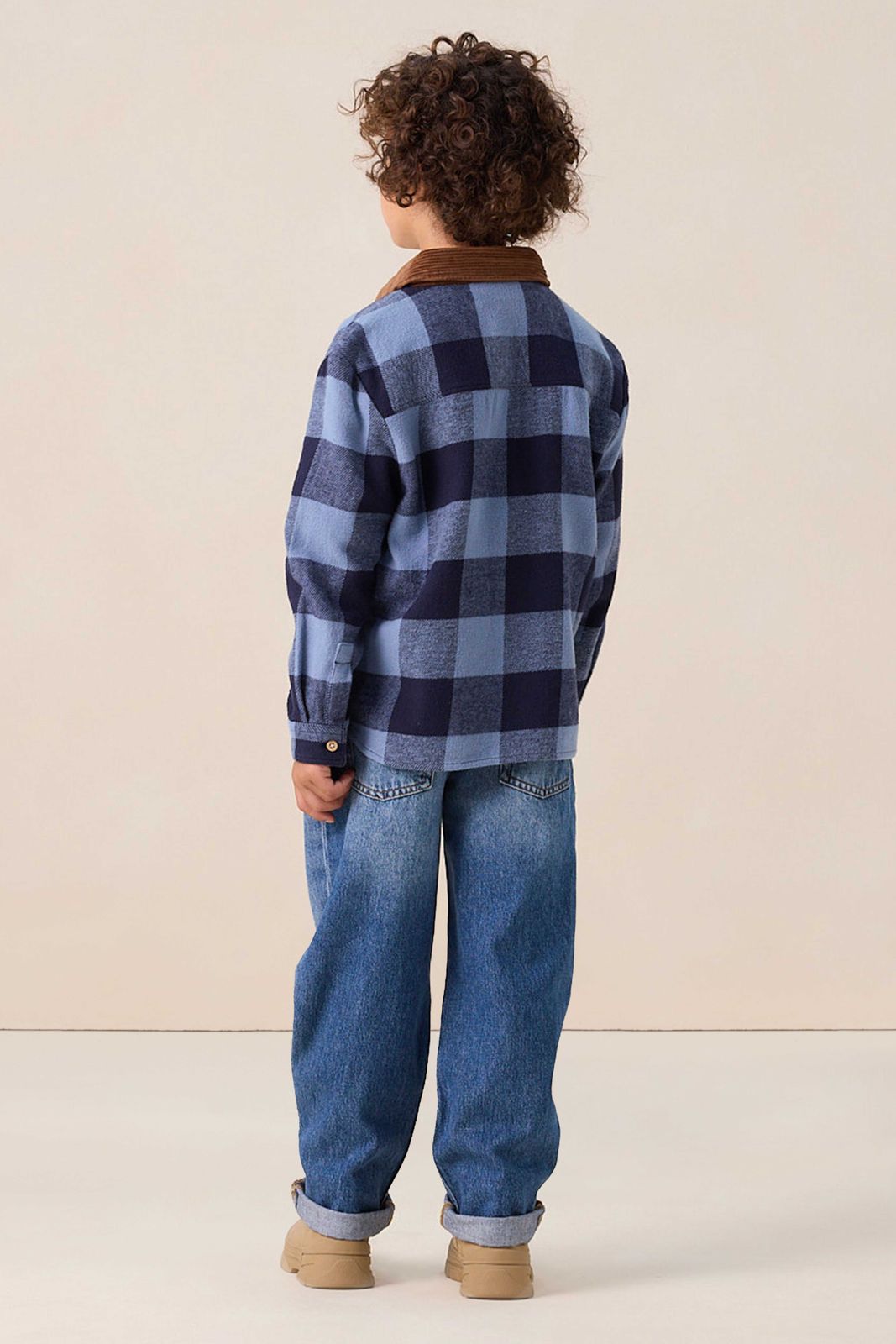 Donkerblauw geruit overhemd