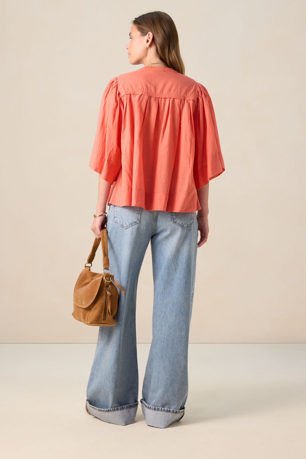 Lichtrode blouse met pofmouwen