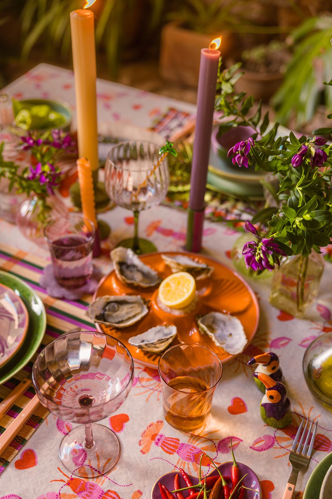 Lichtpaarse champagneglazen scallop