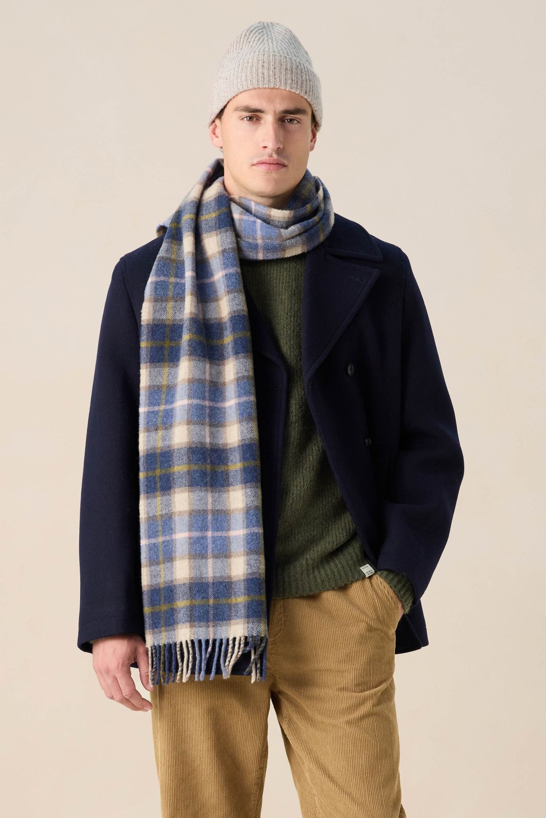 Lichtgrijze wollen muts