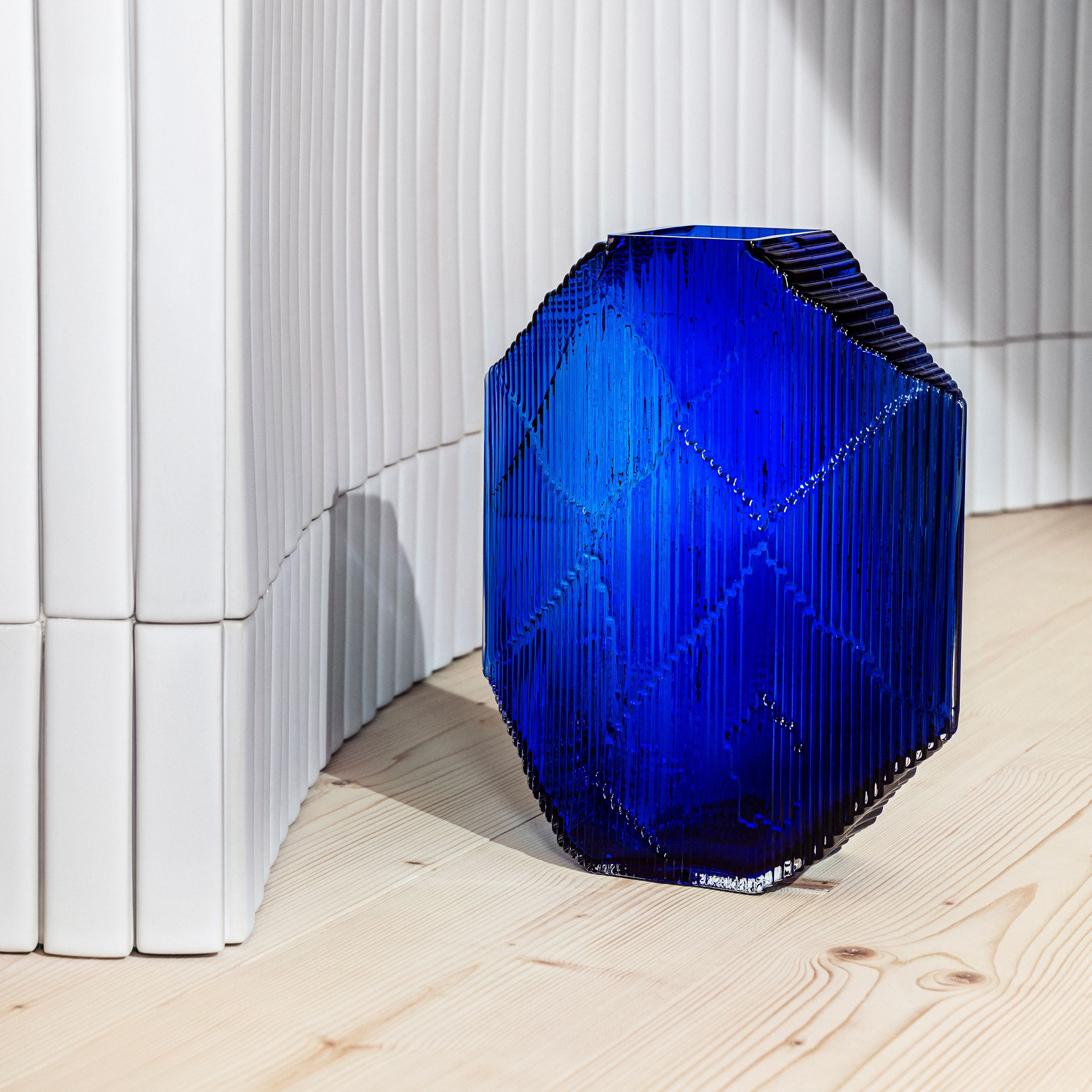 Kartta glass sculpture 240x320 ultramarine blue