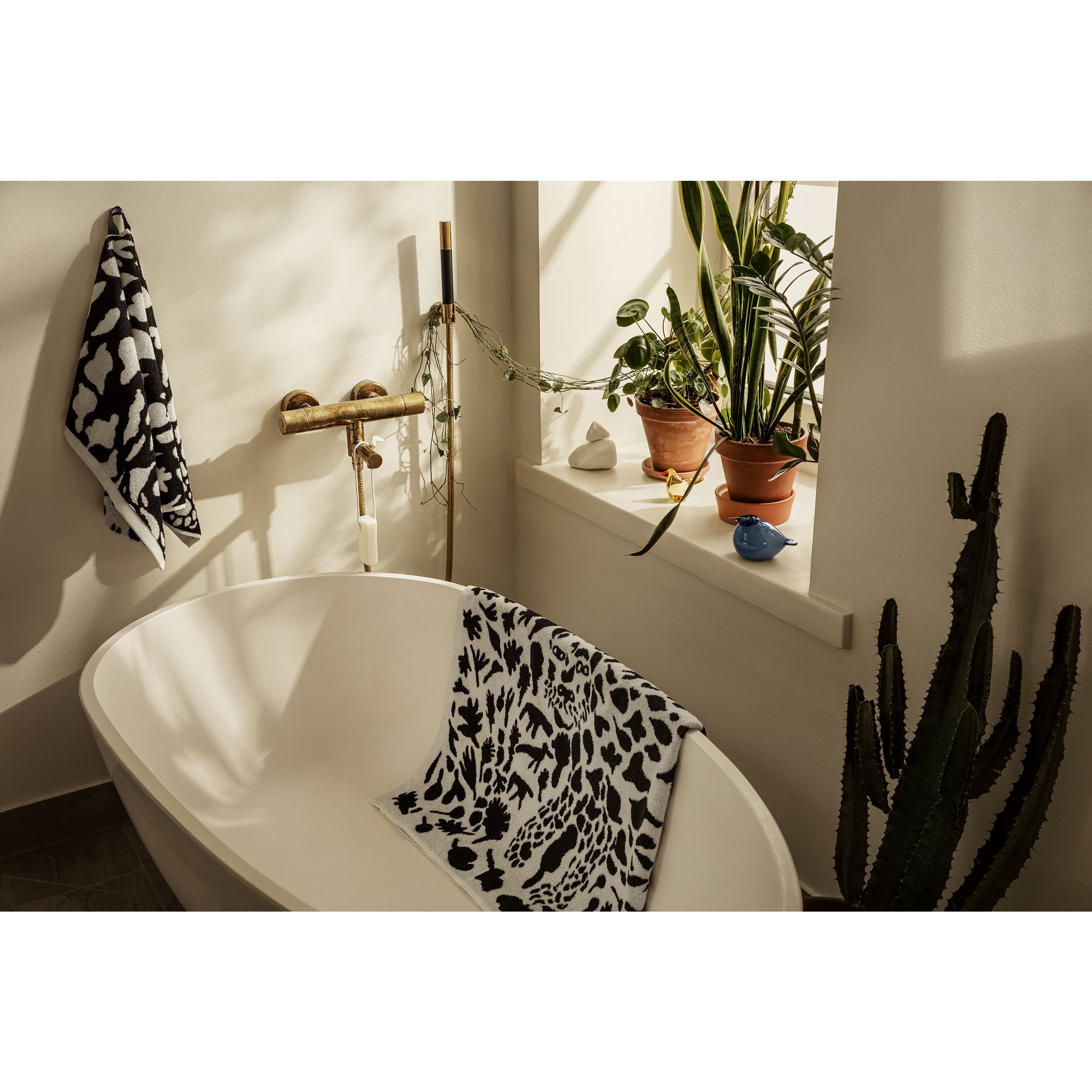 Oiva Toikka Collection hand towel 50x70cm cheetah b/w