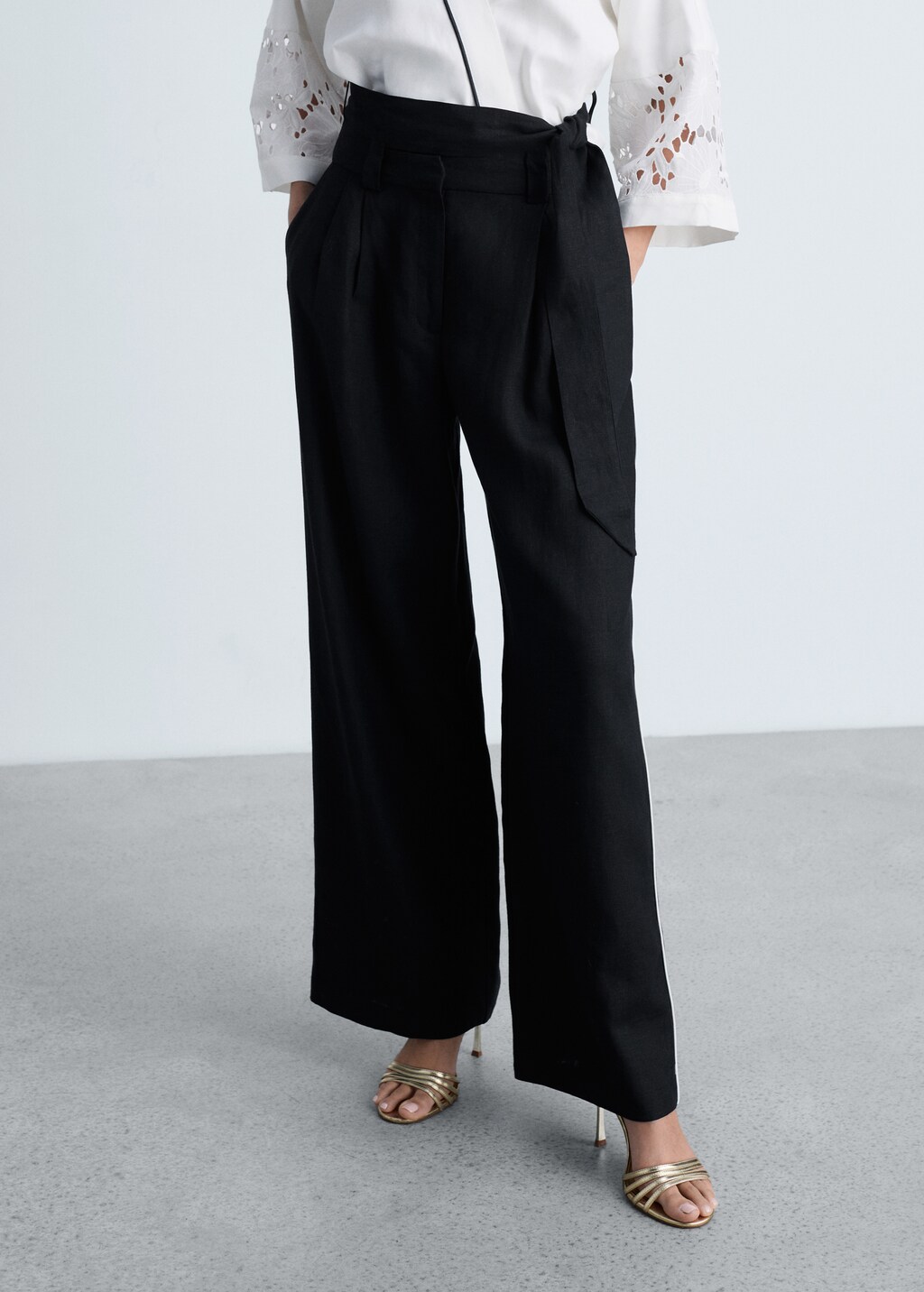 Contrast-stripe linen trousers - Vanilla