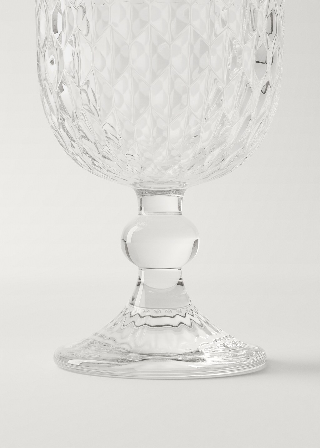 Glass with geometric embossed design - Ice Grey