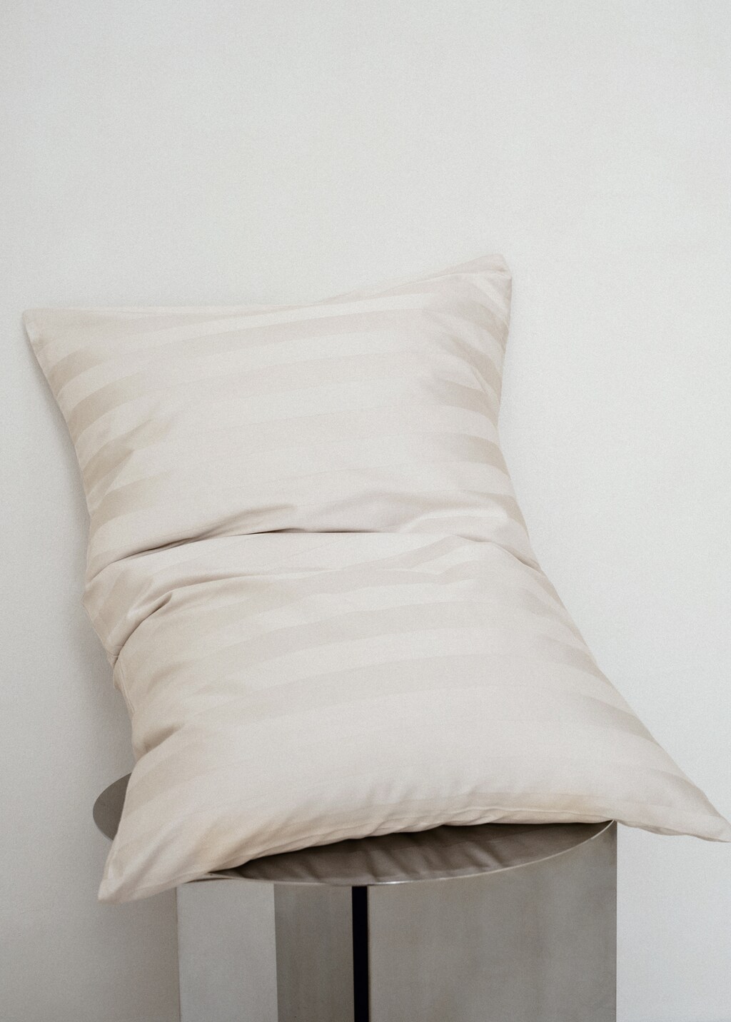 Multi-striped satin pillow cover 50x75cm - Beige