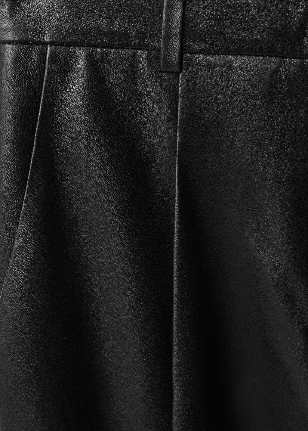 Straight leather trousers with pleat detail - Black