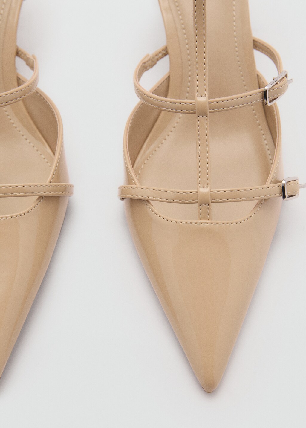 Heeled shoes with buckles - Nude