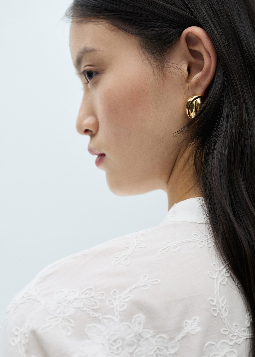 Cotton blouse with embroidered details - White