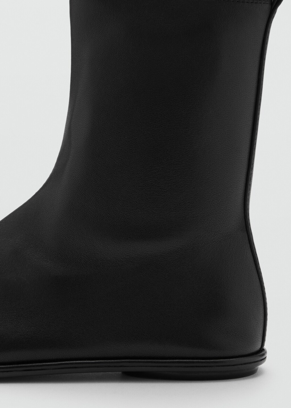 Flat leather ankle boots - Black