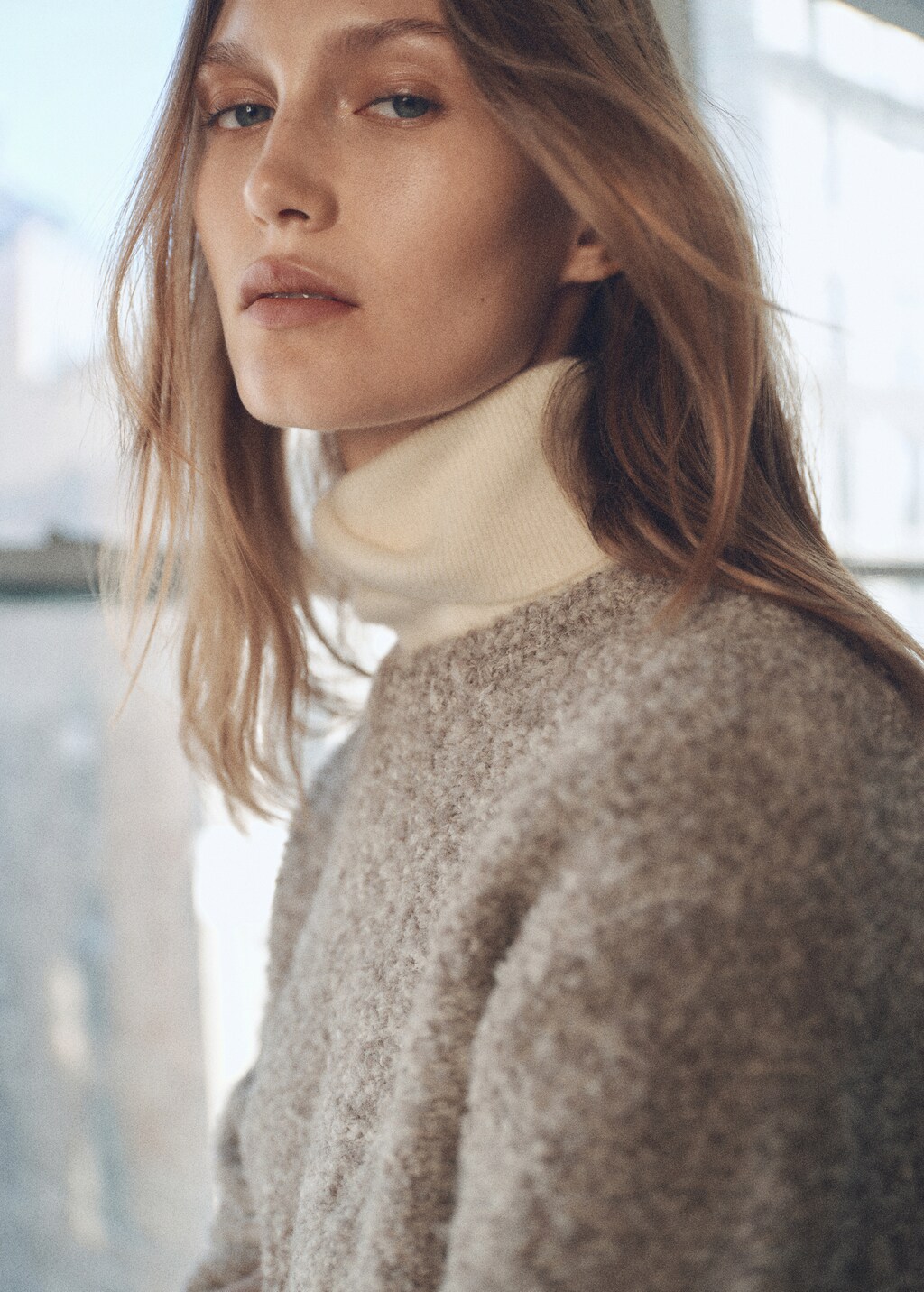 Round-neck bouclé sweater - Medium Heather Grey