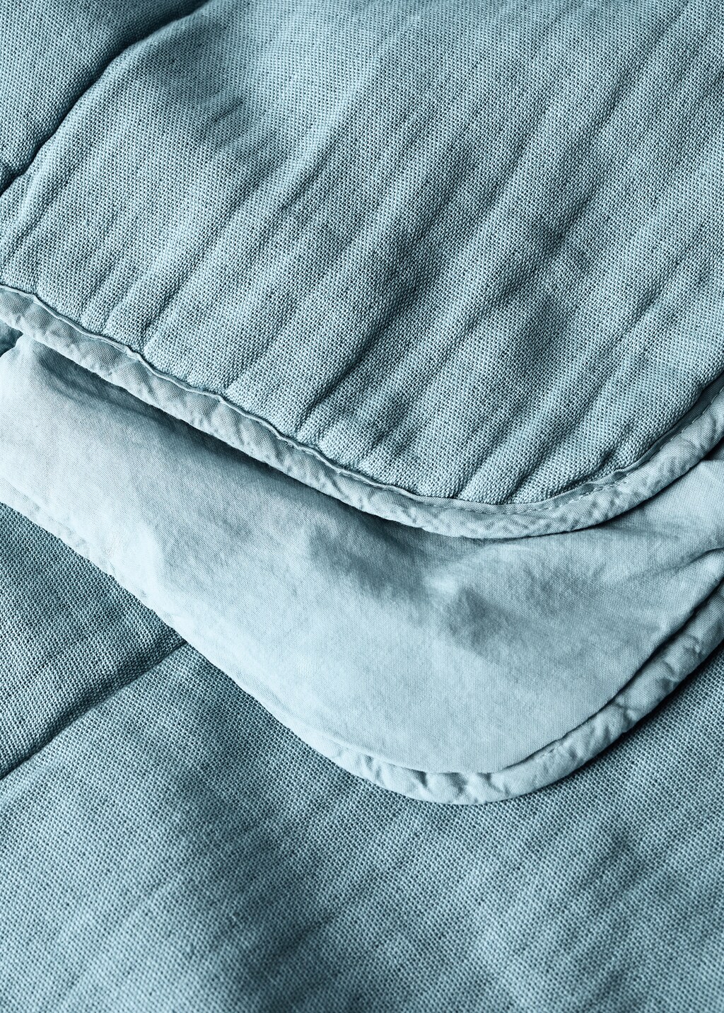 Garment-dyed cotton crib quilt - Plum