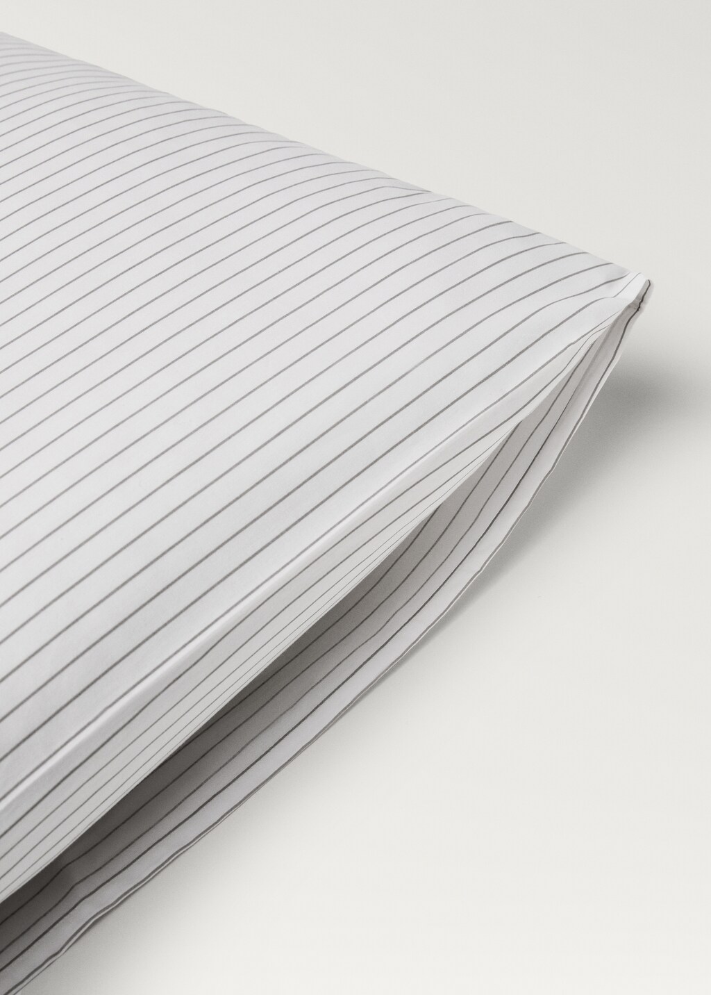 Cotton percale pillowcase with two-tone stripes, 60x60 cm - Medium Brown