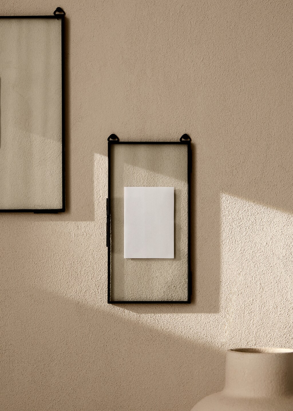 Elongated metal frame - Black