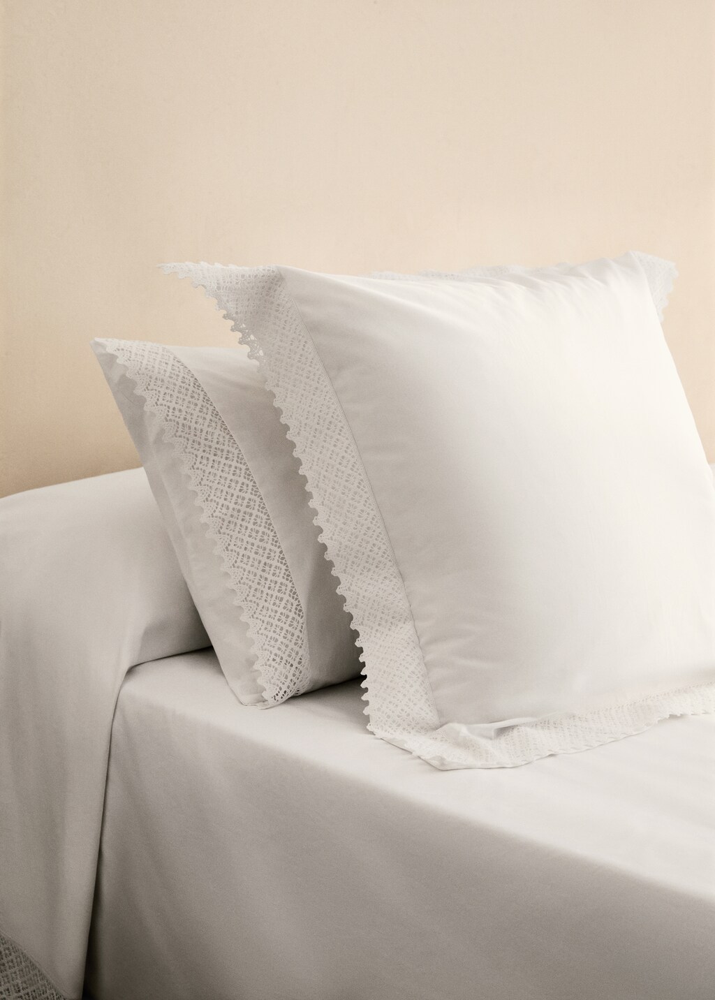 Lace-detail pillowcase 60x60 cm - White